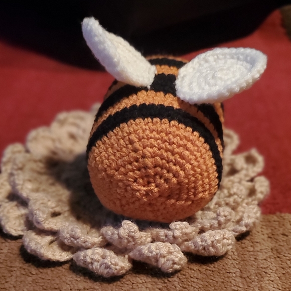 Handmade Bee - Picture 5 of 5